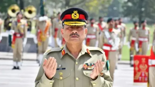 ট্রাম্পের সঙ্গে বৈঠকে আসিম মুনির, কঠিন পরিস্থিতিতে পাকিস্তান