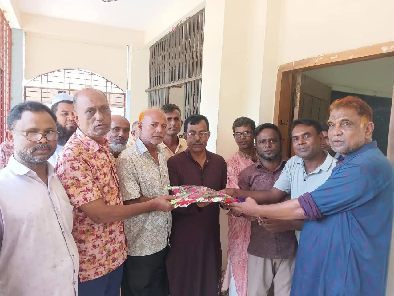ফুলছড়িতে কঞ্চিপাড়া এম এ ইউ  একাডেমি স্কুলের প্রধান গেটের শুভ উদ্ভোদন 