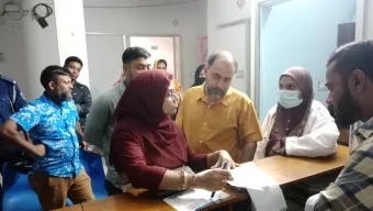 বাঘায় অভিযান দেখে তালা দিয়ে পালিয়ে গেল ক্লিনিক কর্তৃপক্ষ