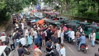 চট্টগ্রামে সড়ক অবরোধ বৈষম্যবিরোধী ও এনসিপির নেতা-কর্মীদের