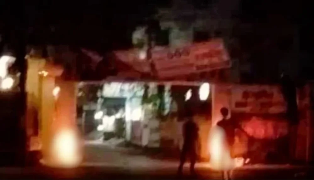 নারায়ণগঞ্জে এনসিপির তোরণে আগুন 
