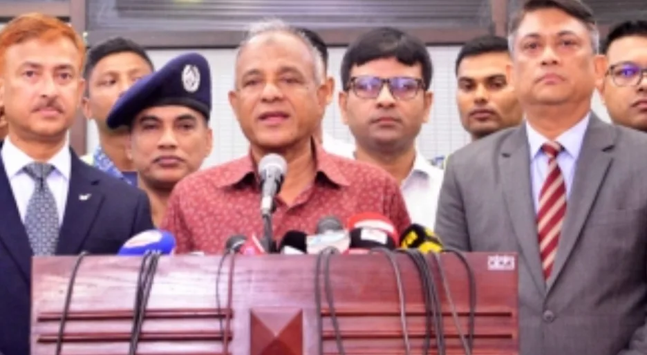 গোপালগঞ্জে সংঘর্ষে নিহতদের মরদেহ কবর থেকে তোলা হতে পারে: স্বরাষ্ট্র উপদেষ্টা