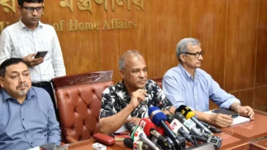 আসন্ন নির্বাচন ঘিরে পুলিশকে প্রশিক্ষণ দেয়া হচ্ছে: স্বরাষ্ট্র উপদেষ্টা