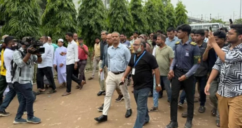 মাইলস্টোন শিক্ষার্থীদের ৬ দফা দাবি মেনে নেওয়া হয়েছে: আইন উপদেষ্টা