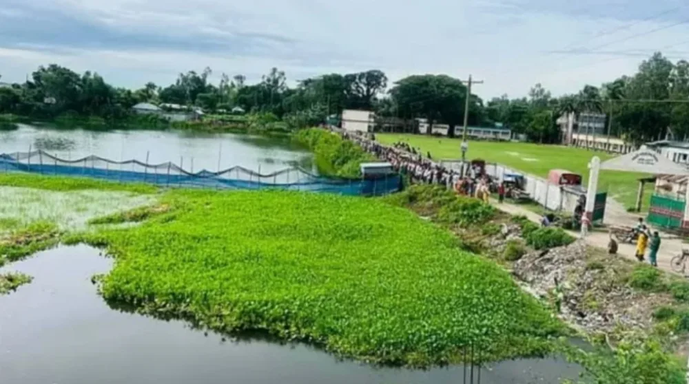 থানায় ঢুকে পুলিশকে ছুরিকাঘাত করা যুবকের মরদেহ মিললো পুকুরে