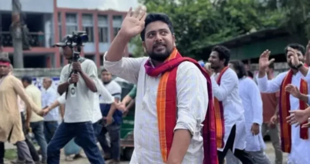 নিজেদের চাঁদাবাজি ঢাকতে তরুণদের দায় দিচ্ছে বিএনপি: নাহিদ ইসলাম