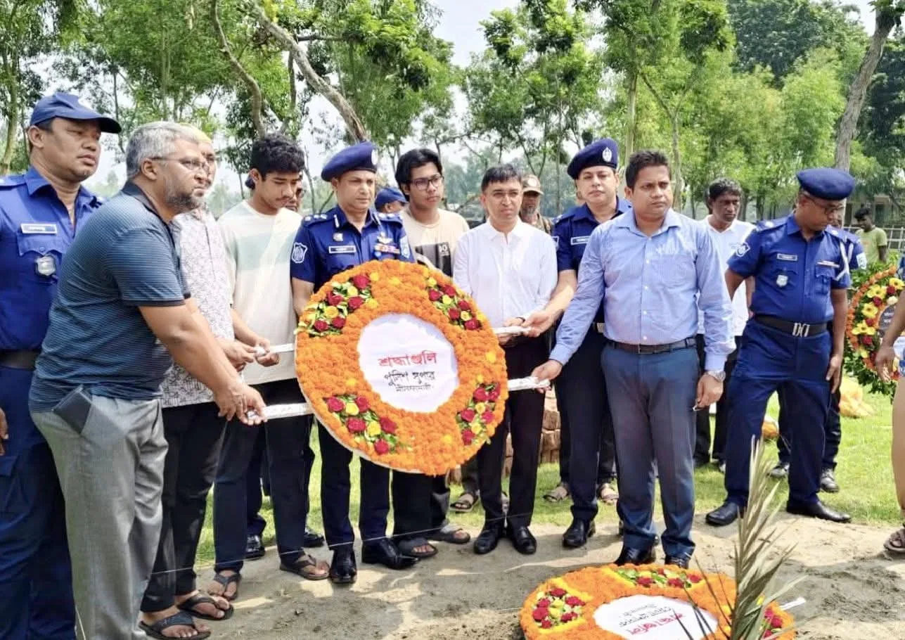 মাহেরীন চৌধুরীর প্রতি নীলফামারী প্রশাসনের শ্রদ্ধা 