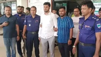 নিষিদ্ধ সংগঠন ছাত্রলীগের সহ-সভাপতি ভারতে যাওয়ার সময় আটক 