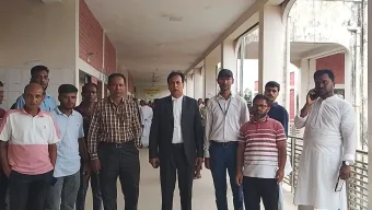 মিথ্যা মামলা থেকে বেকসুর খালাস পেলেন সাংবাদিক লুতফুর জামান