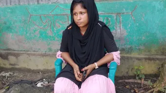 কেন্দুয়ায় বিয়ের দাবিতে যুবকের বাড়িতে অনশনে বসেছে এক যুবতী