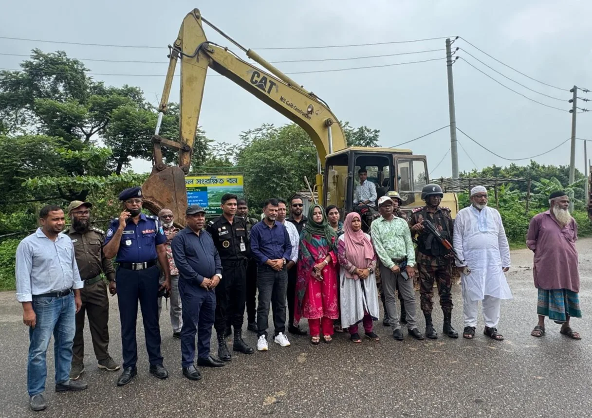 কালীগঞ্জে ভূমি উদ্ধার অভিযান; পূর্বাচলে ‘বিশেষ জীববৈচিত্র্য এলাকায় ১৫৫টি অবৈধ স্থাপনা উচ্ছেদ