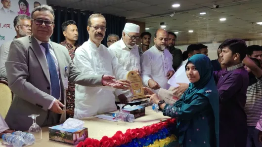 শিক্ষা ব্যবস্থা ধ্বংসের দ্বারপ্রান্তে, দায় বহন করতে হবে ৩০-৪০ বছর: উপাচার্য