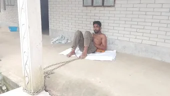 চিকিৎসার সামর্থ্য না থাকায় শিকলবন্দী যুবক আবু ফরিদ