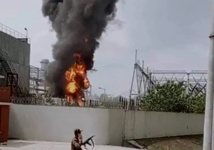 Fire breaks out at Shahjibazar PDB grid switching station in Habiganj, power cut, Habiganj district in darkness even after 15 hours.