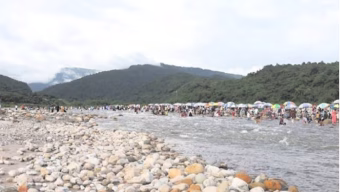 Many returning white stones on their own initiative in Bholaga