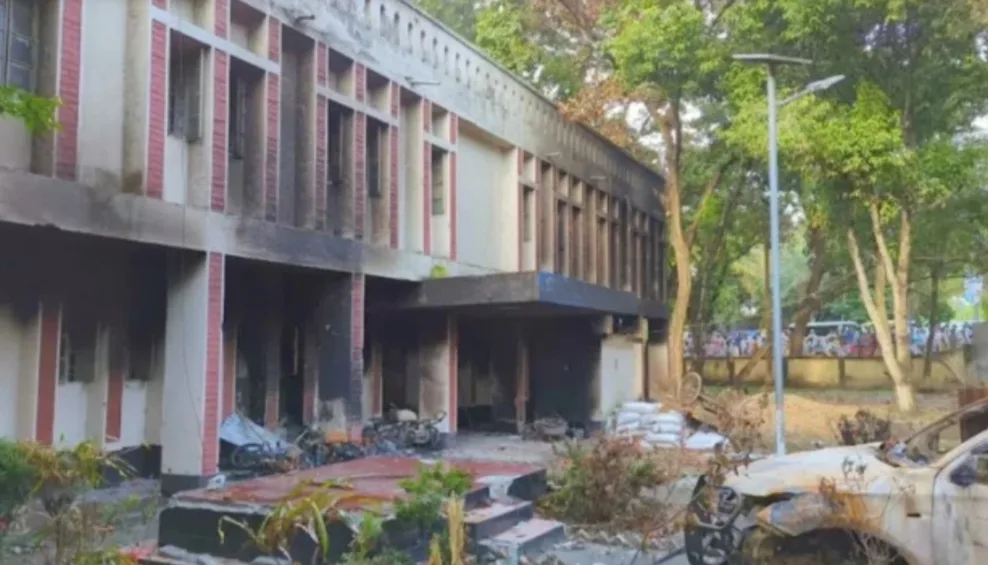 সিরাগঞ্জের এনায়েতপুরে লোমহর্ষক ১৫ পুলিশ হত্যাকান্ডের তদন্ত এক বছরেও শেষ হয়নি