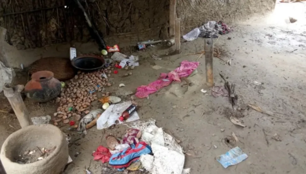 দুই দফা হামলার পর  রাজশাহীর পবা উপজেলার সাঁওতালপাড়া মানুষশুন্য