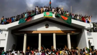 আল জাজিরার প্রতিবেদন : ‘ওরা  জুলাই বিপ্লবটাকে বিক্রি করে দিচ্ছে’