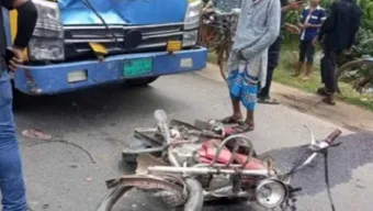 টাঙ্গাইলে পিকআপ-মোটরসাইকেল সংঘর্ষে নিহত ৩