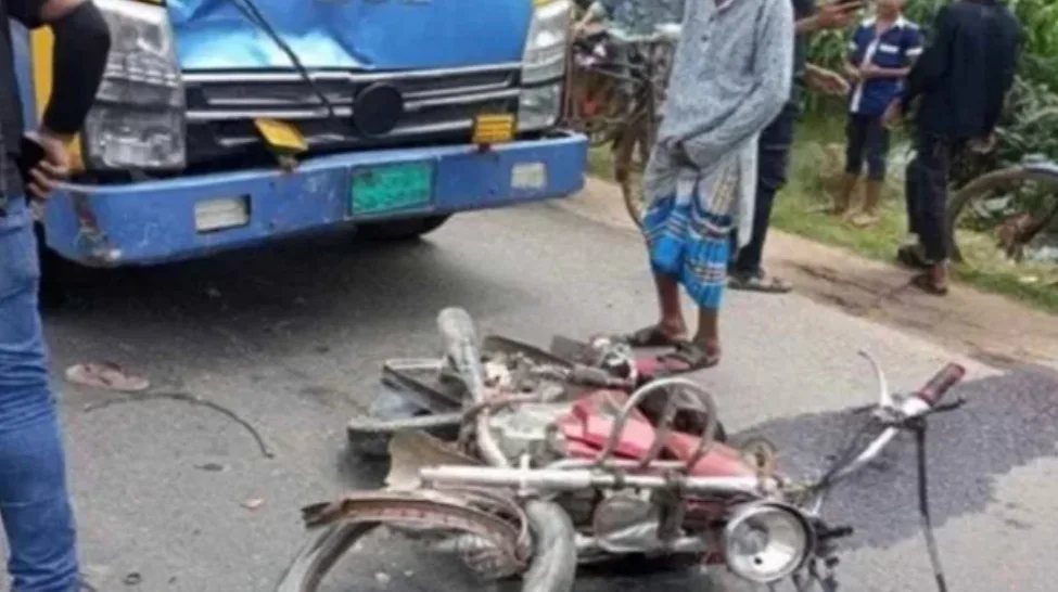 টাঙ্গাইলে পিকআপ-মোটরসাইকেল সংঘর্ষে নিহত ৩