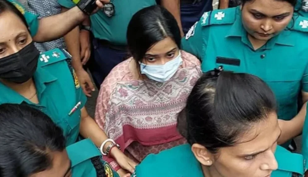 অপারেশন ঢাকা ব্লকেড : গোপন গ্রুপ খুলে রাষ্ট্রবিরোধী ষড়যন্ত্রে জড়িত থাকার অভিযোগ মেজর সাদিকুল হকের স্ত্রীর বিরুদ্ধে