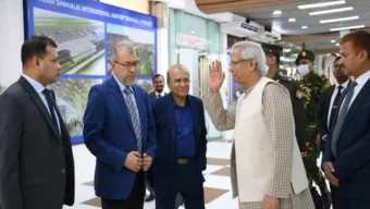 মালয়েশিয়ার উদ্দেশে ঢাকা ছাড়লেন প্রধান উপদেষ্টা