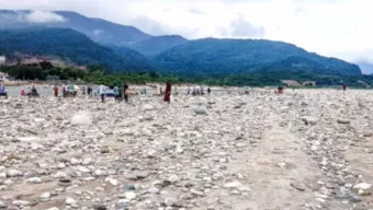সাদা পাথর লুটকারীদের বিরুদ্ধে ব্যবস্থা নিতে হাইকোর্টে রিট