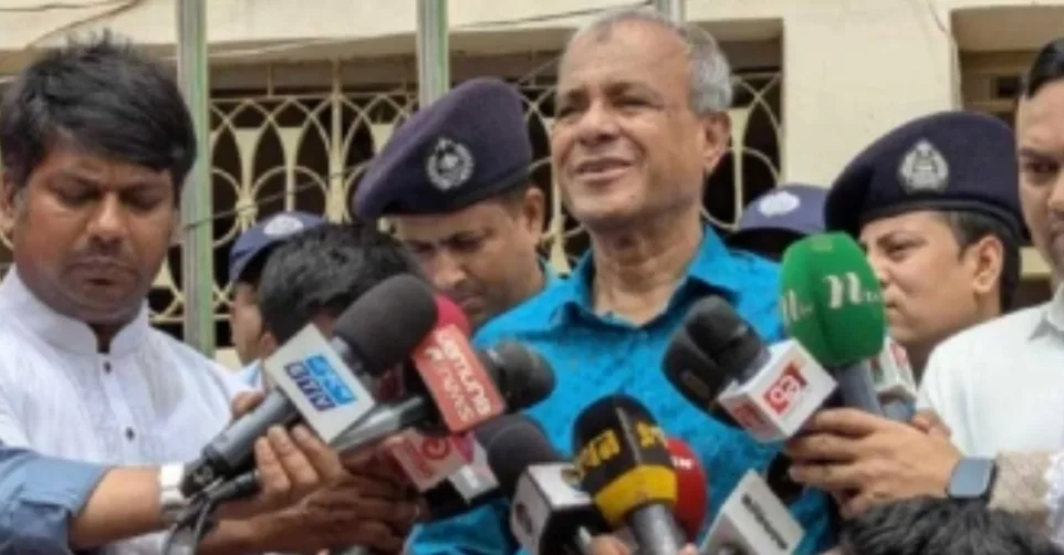 কোনো চাঁদাবাজকে বাংলাদেশে থাকতে দেওয়া হবে না  : স্বরাষ্ট্র উপদেষ্টা
