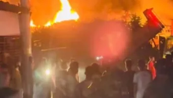 চট্টগ্রামে ঝুটের গুদাম ও প্লাস্টিক কারখানায় ভয়াবহ আগুন