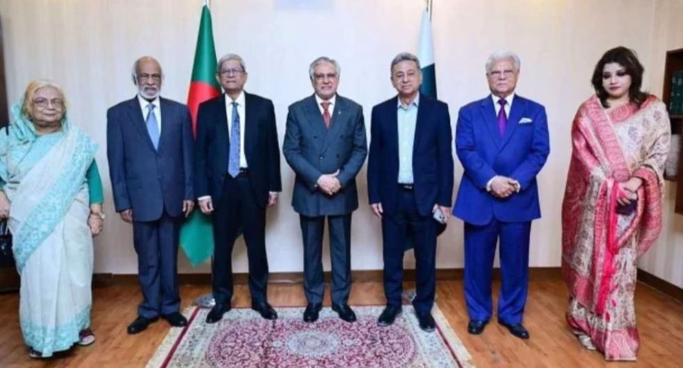 পাকিস্তানের পররাষ্ট্রমন্ত্রীর সঙ্গে বিএনপির শীর্ষ নেতাদের বৈঠক