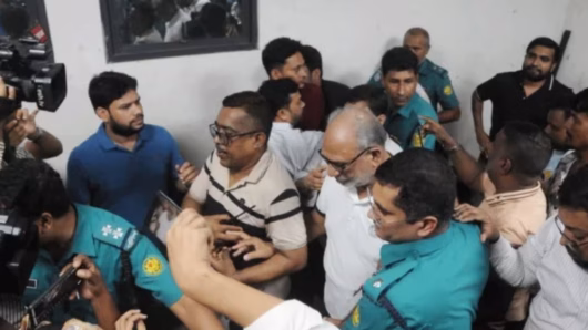 লতিফ সিদ্দিকী, ঢাবি শিক্ষক কার্জনসহ ১১ জন ডিবি হেফাজতে