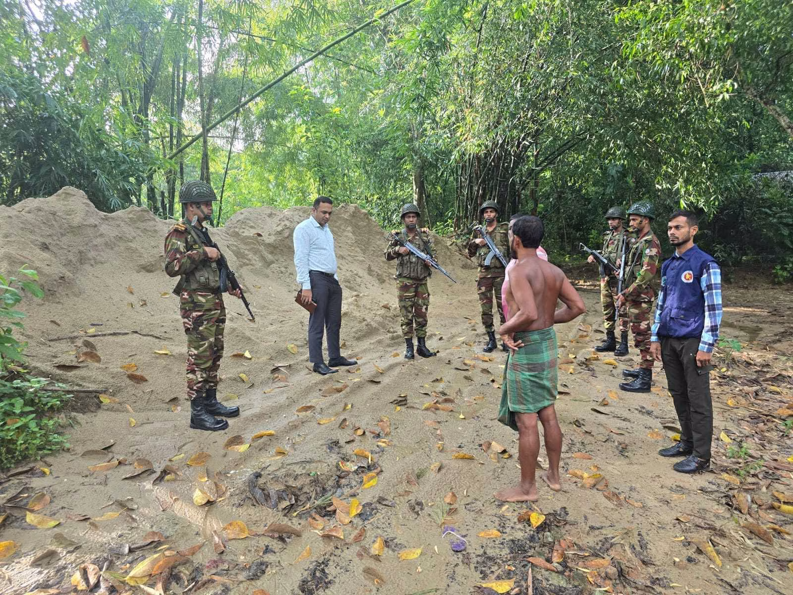 শ্রীমঙ্গলে অবৈধ বালু উত্তোলনে মোবাইল কোর্টের অভিযান: জব্দ ৫০০ ঘনফুট বালু