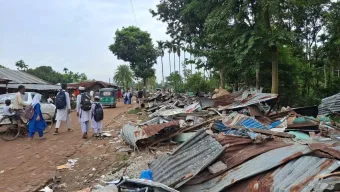 অবৈধভাবে দখলকৃত রেলওয়ের জমি উদ্ধার 