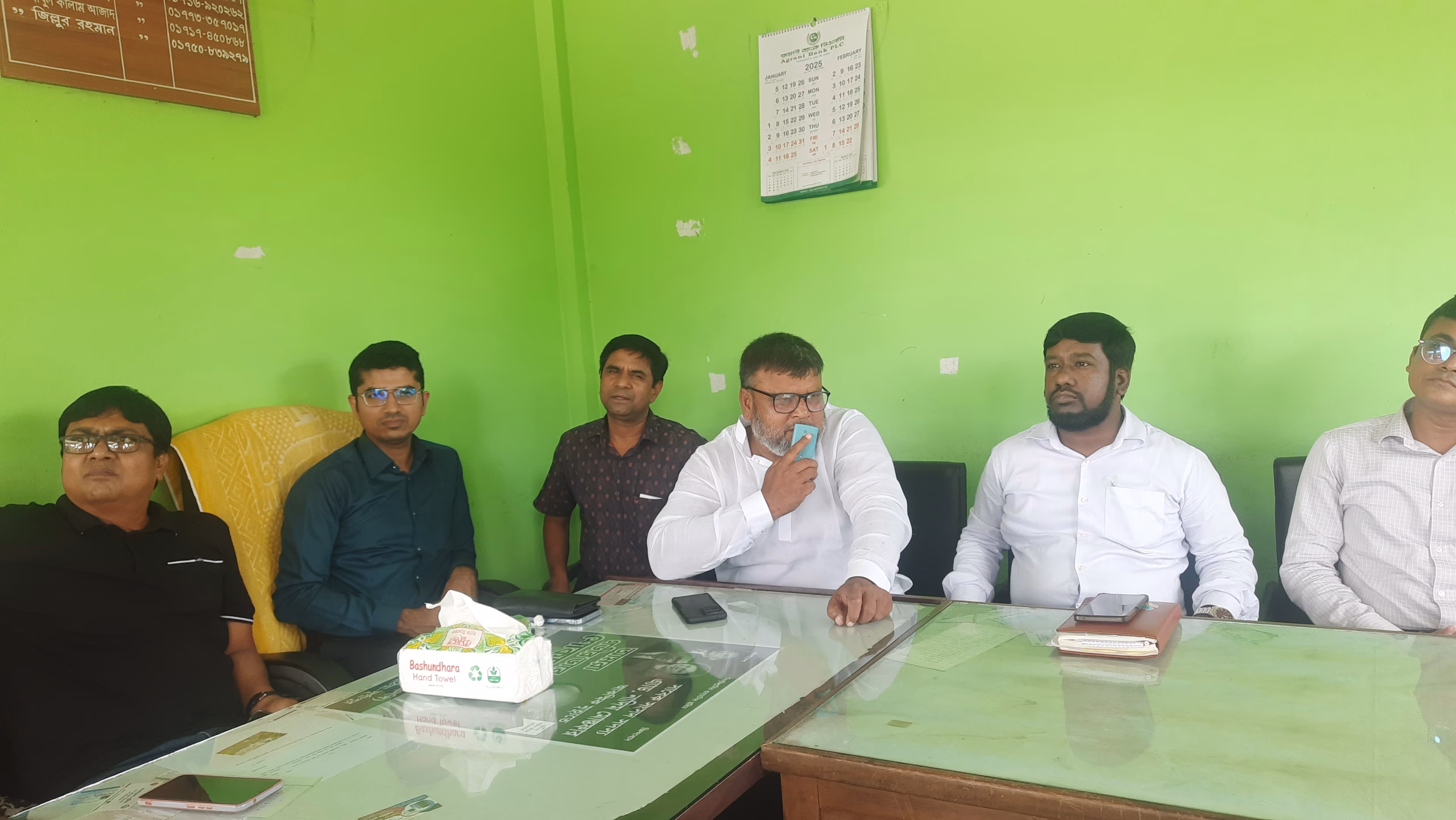 বানেশ্বর হাটে অসুস্থ গরু জবাই করার চেষ্টা, মালিককে অর্থদণ্ড 