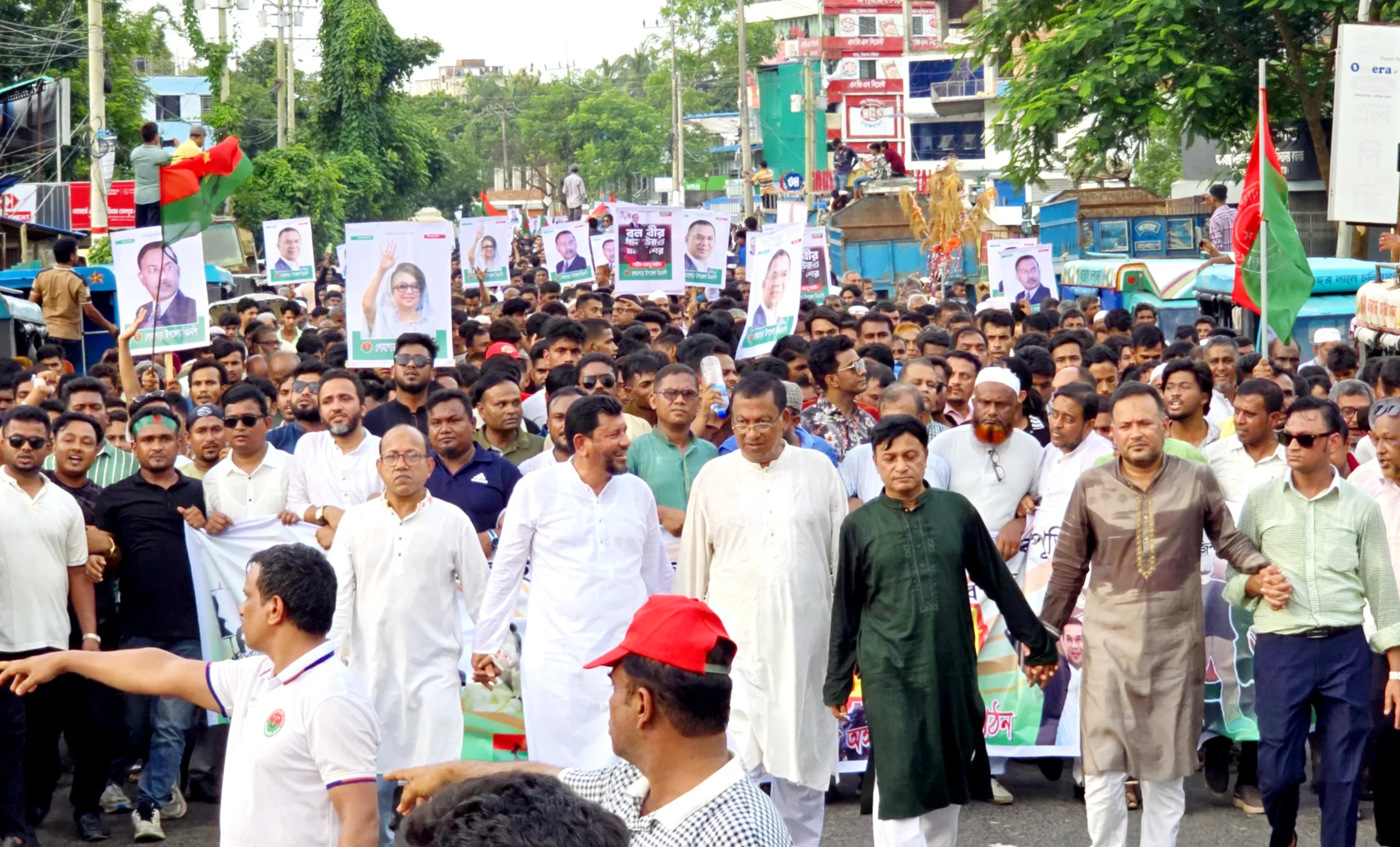 লোহাগাড়ায় বিএনপির উদ্যোগে জুলাই-আগস্ট ঐতিহাসিক বর্ষপুর্তি উপলক্ষে বিজয় মিছিল অনুষ্ঠিত