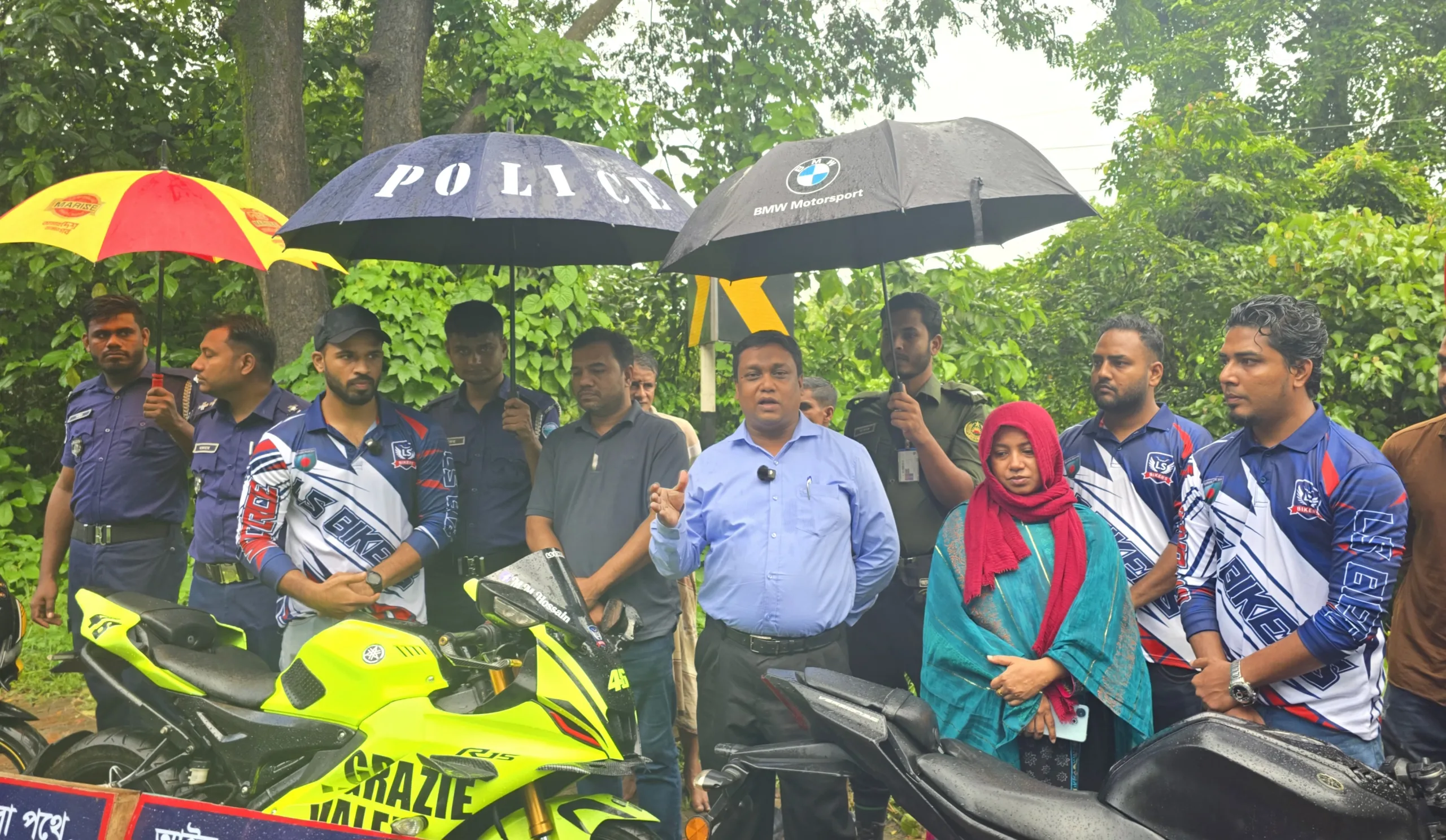 সড়ক দূর্ঘটনা প্রতিরোধে এলএস বাইকার্স এর জনসচেতনতামূলক সাইনবোর্ড স্থাপন