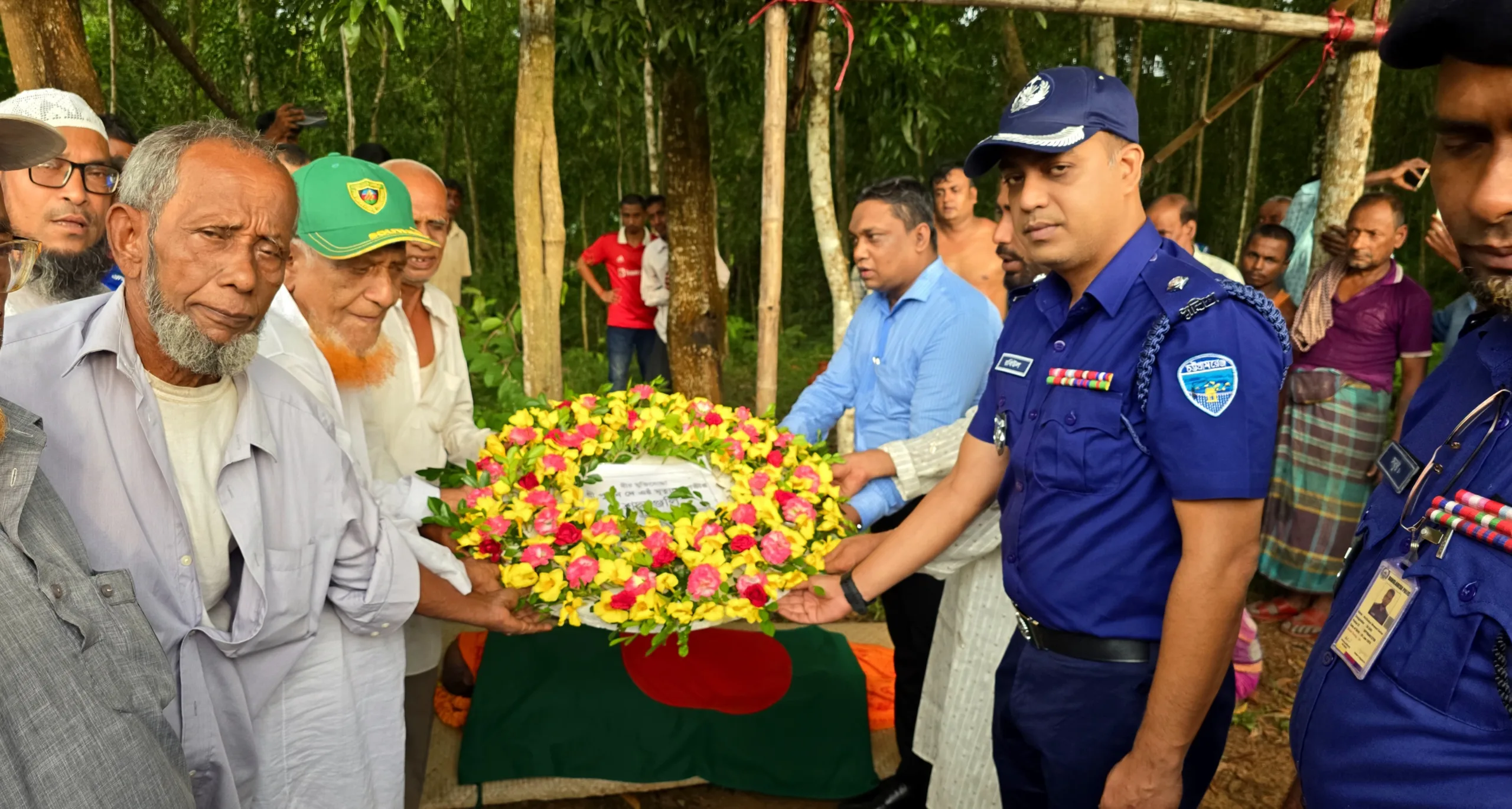 বীর মুক্তিযোদ্ধা পুলিন কান্তি দে’র মৃত্যুতে লোহাগাড়া উপজেলা প্রশাসনের শ্রদ্ধাঞ্জলি