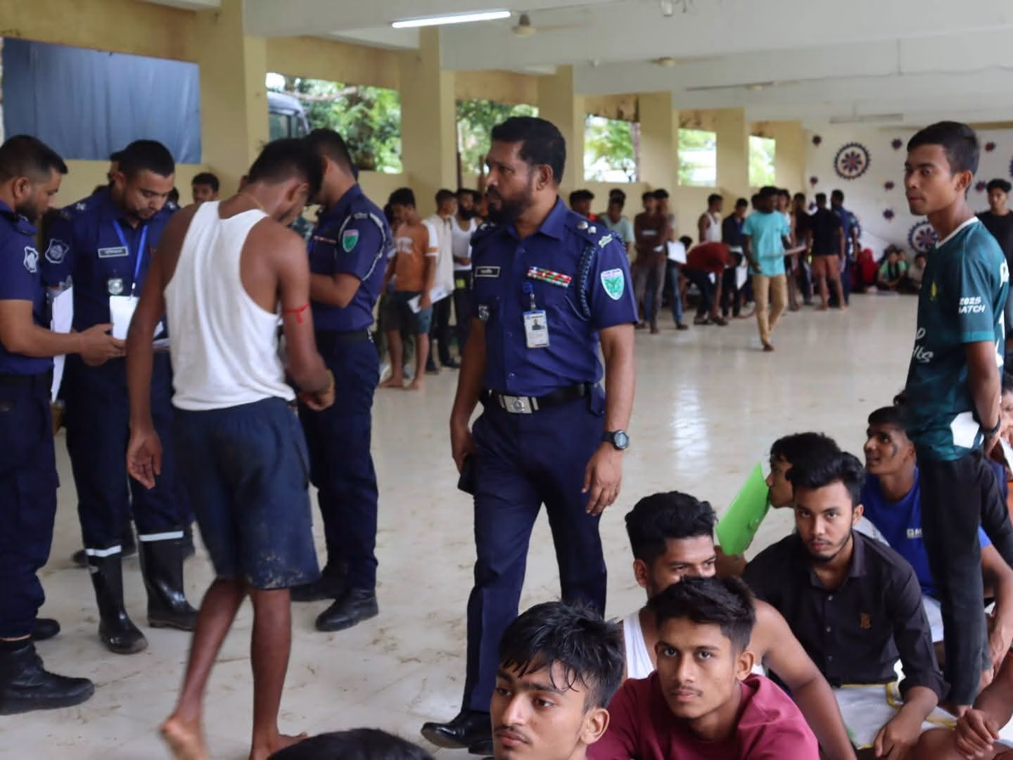 মৌলভীবাজারে কনস্টেবল নিয়োগ: প্রাথমিক বাছাই শেষে ৩৪৭ জন লিখিত পরীক্ষার জন্য নির্বাচিত
