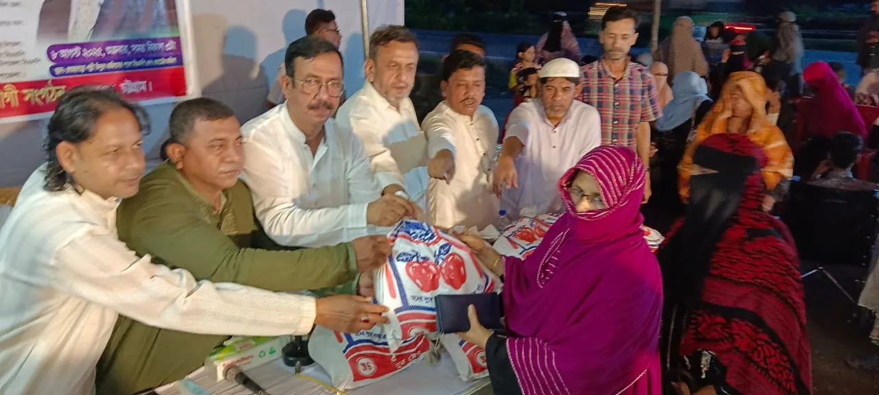 লোহাগাড়ায় জুলাই আগষ্ট শহীদদের স্মরণে দোয়া ও সহায়তা প্রদান সম্পন্ন