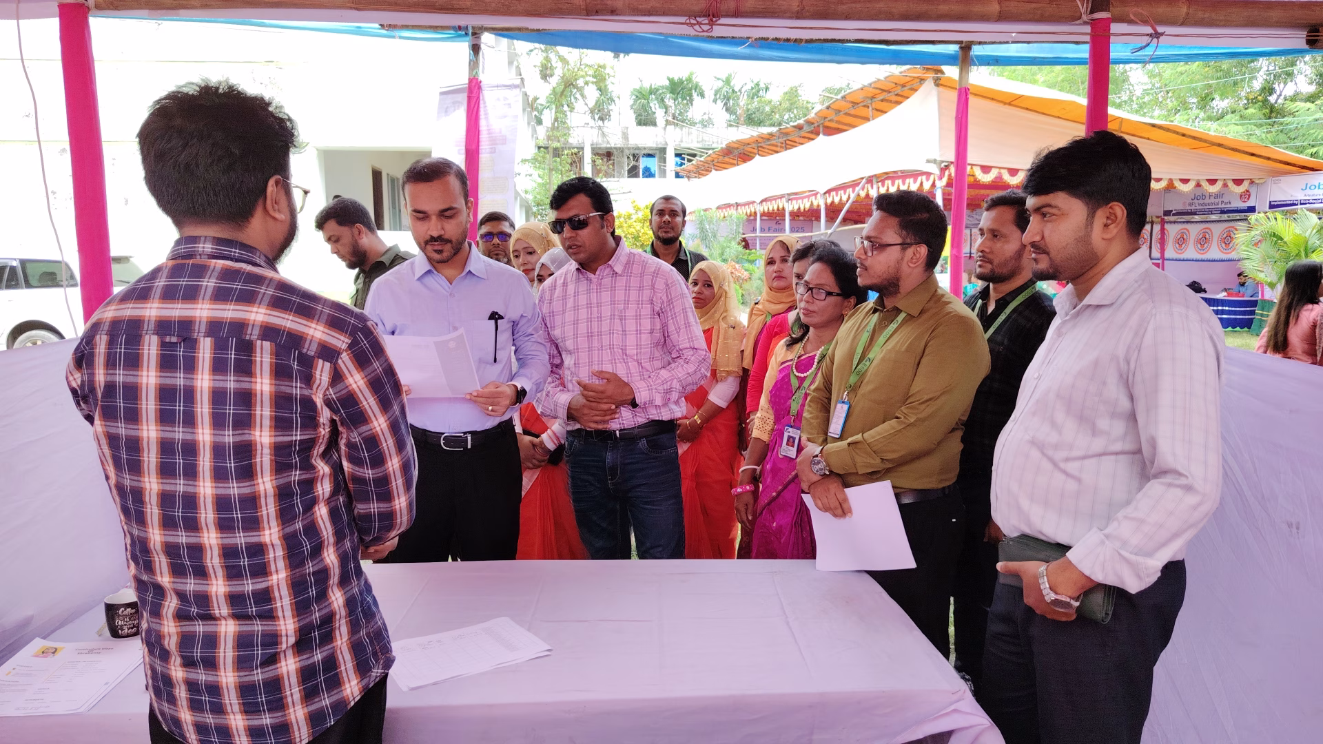 কালীগঞ্জে ইএসডিও’র চাকরি মেলা ৮৪ জন প্রশিক্ষিত নারী পেলেন কর্মসংস্থানের সুযোগ