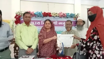 টাংগাইলের নাগরপুরে মেধাবী ছাত্র-ছাত্রীদের সম্মাননা 