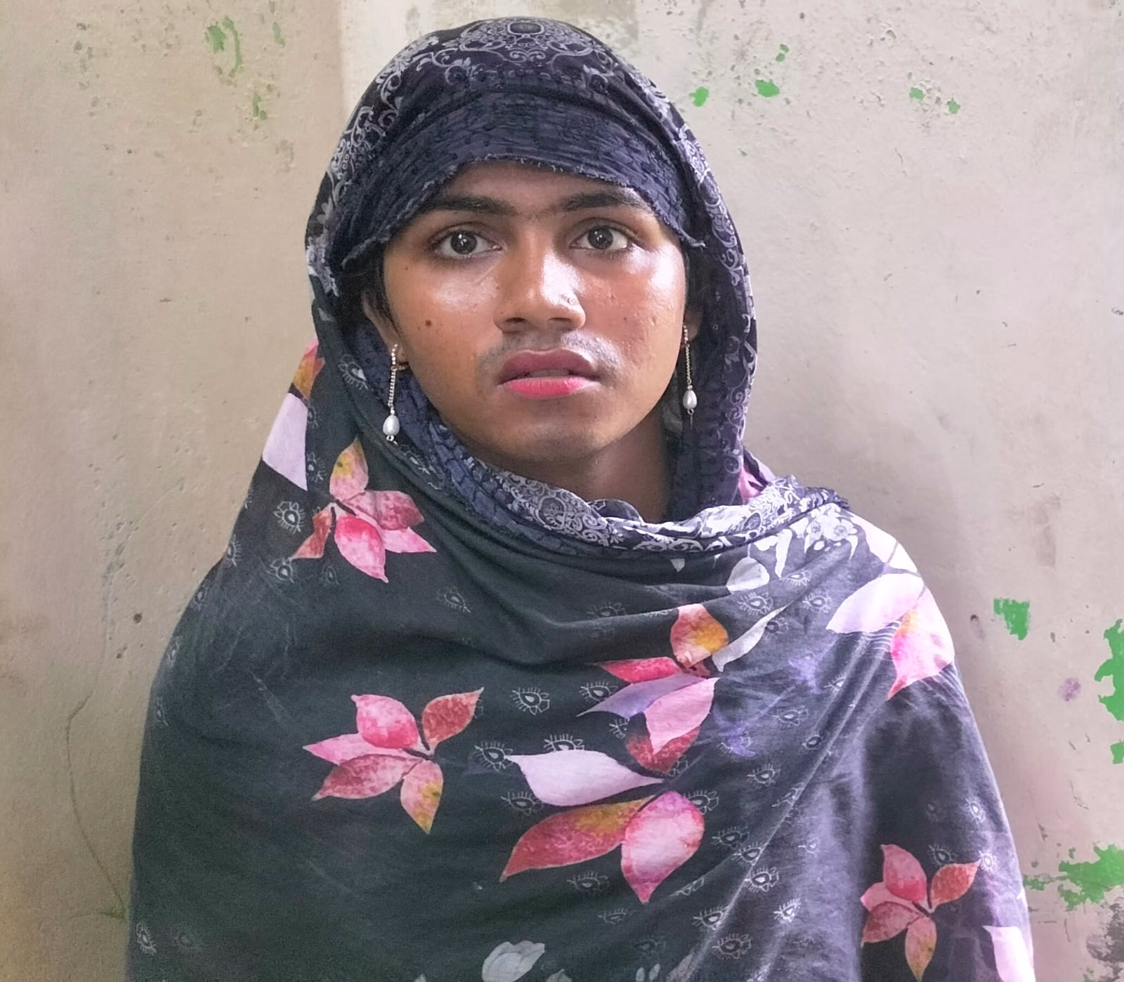 শায়েস্তাগঞ্জে ট্রেনে অশালীন আচরণে হিজরা আটক, ভ্রাম্যমাণ আদালতে অর্থদণ্ড