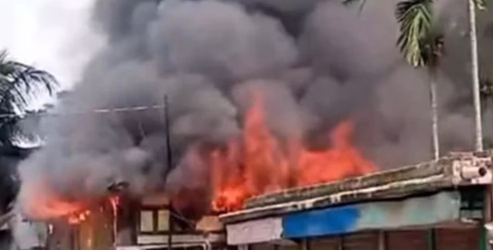 কুমিল্লায় মাইকে ঘোষণা দিয়ে ৪ মাজারে হামলা-ভাঙচুর ও অগ্নিসংযোগ