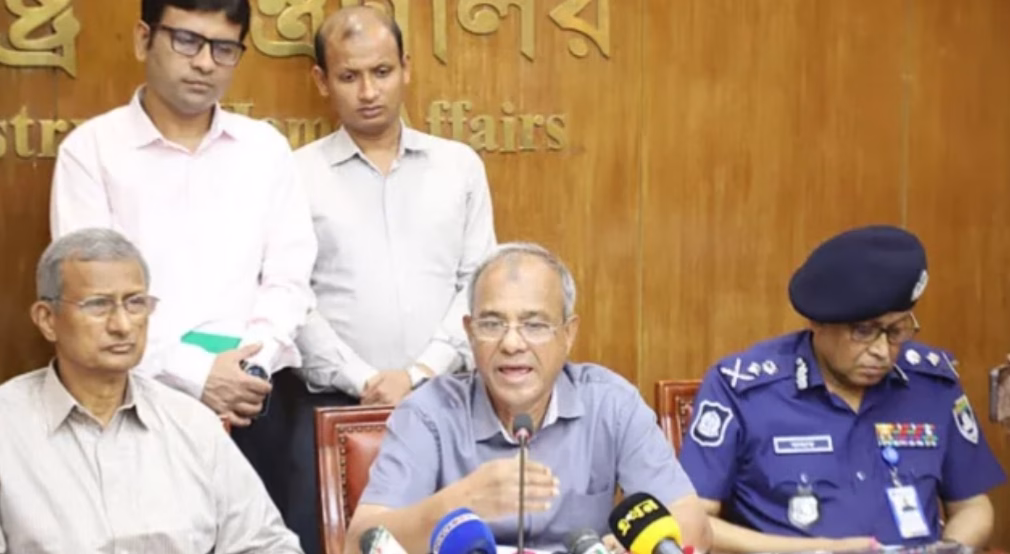 শেখ হাসিনার সঙ্গে যোগাযোগ ঠেকাতে বাংলাদেশে দুই অ্যাপ বন্ধের চিন্তা