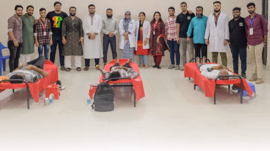 স্বেচ্ছায় রক্তদানের মাধ্যমে স্কুলের ৬৪তম প্রতিষ্ঠা বার্ষিকী উদযাপনের অনন্য মানবিক দৃষ্টান্ত উপস্থাপন