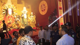 সিলেট রেঞ্জ ডিআইজির মৌলভীবাজারের বিভিন্ন পূজা মণ্ডপ পরিদর্শন