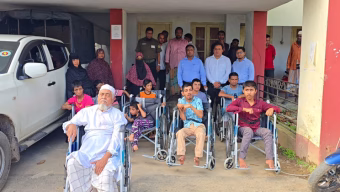 লোহাগাড়ায় ১২ সুবর্ণ নাগরিক পেল হুইলচেয়ার