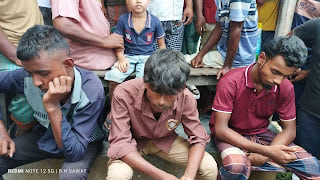 বাঘায় চোরাই পণ্য বিক্রির সময় আটক,  মুক্তি মিললো শালিসের জরিমানায়
