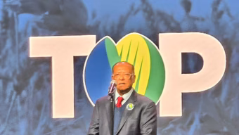 Abdul Awal Mintu receives ‘Top Agri-Food Pioneer 2025’ award