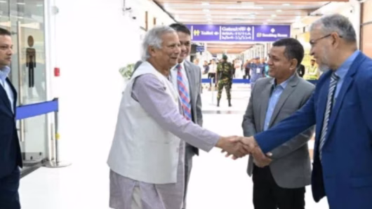 দেশে ফিরেছেন প্রধান উপদেষ্টা